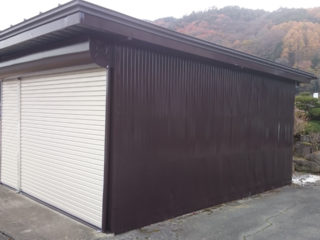 諏訪市Ｋ様：車庫の塗装工事